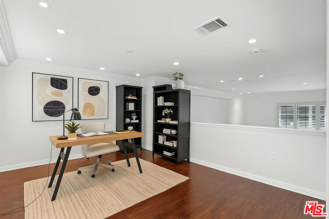 7403 S Sepulveda Blvd Unit: 108