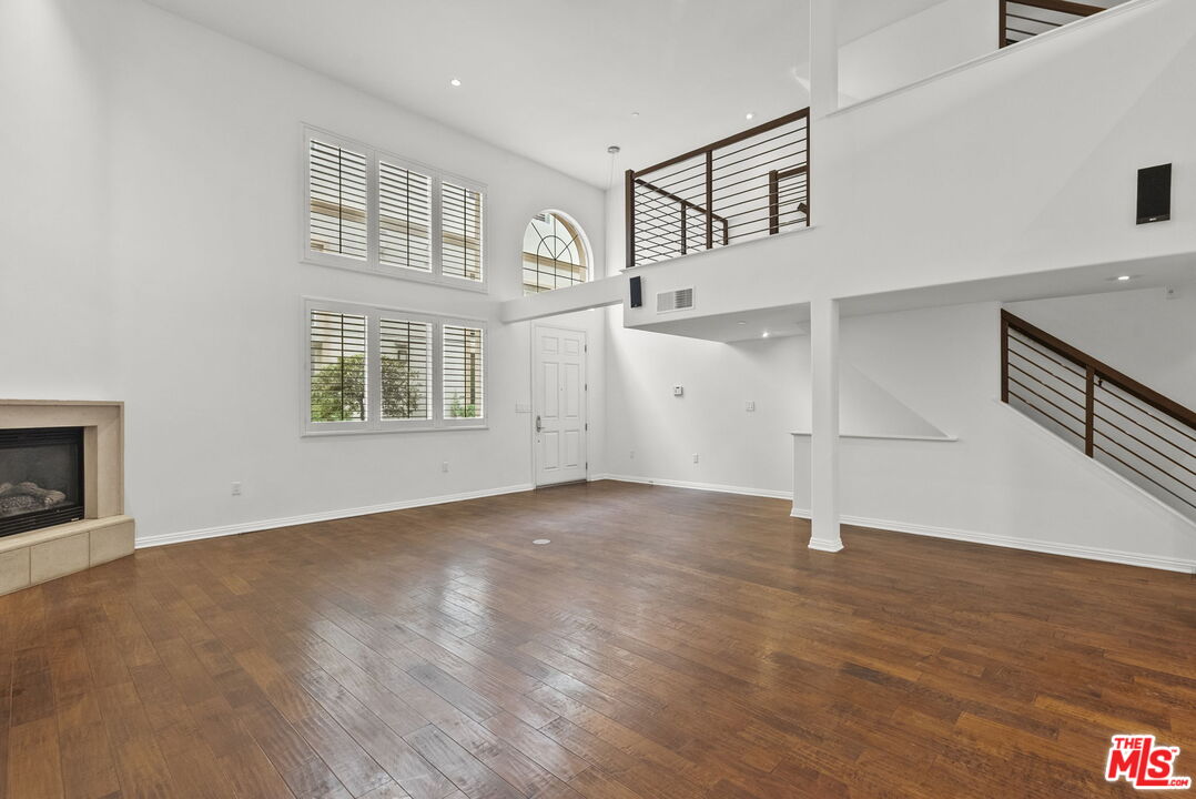 7403 S Sepulveda Blvd Unit: 108