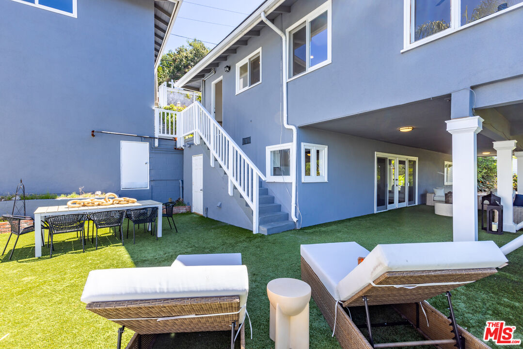 3819 Sunswept Dr