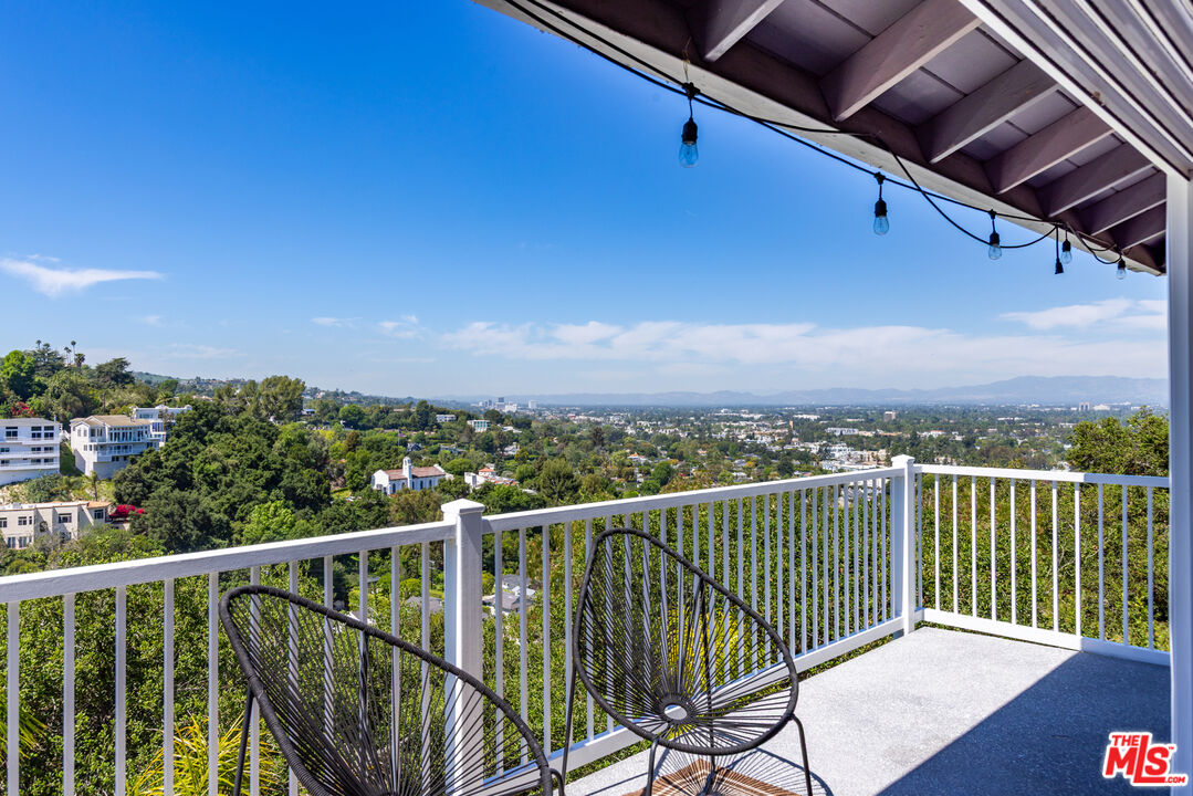 3819 Sunswept Dr