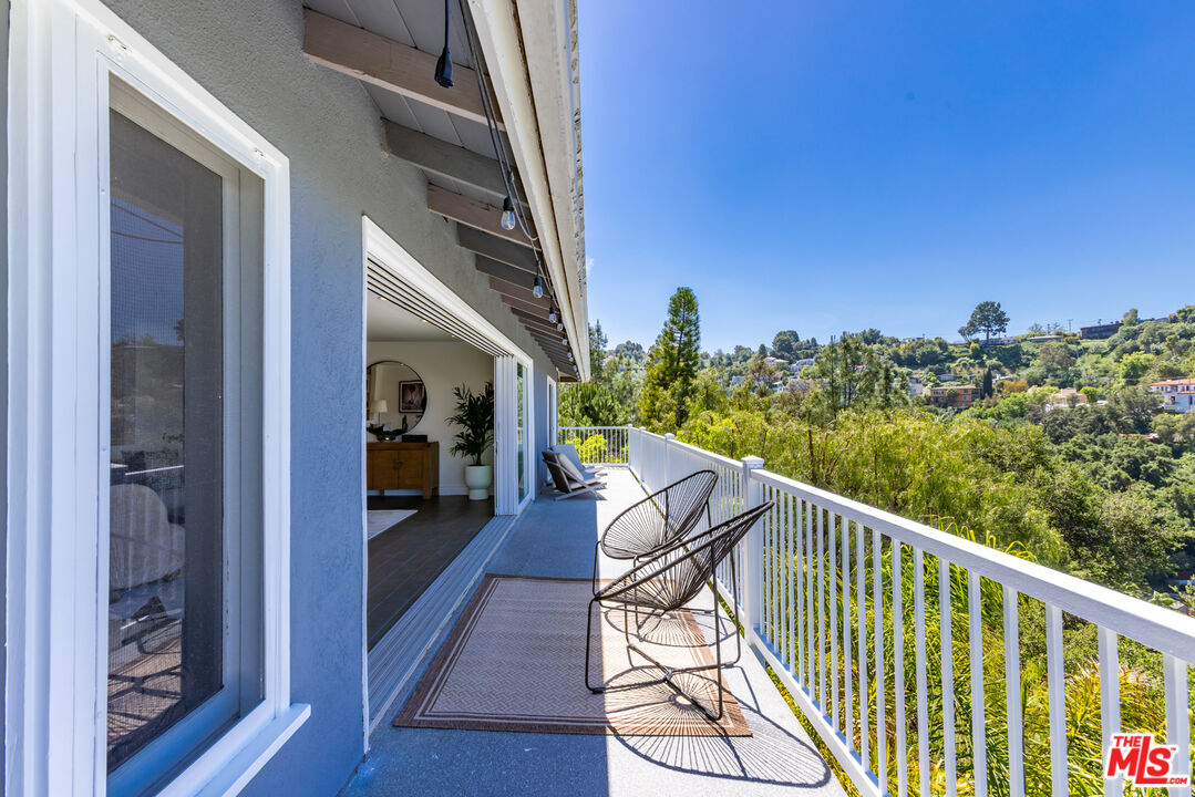 3819 Sunswept Dr