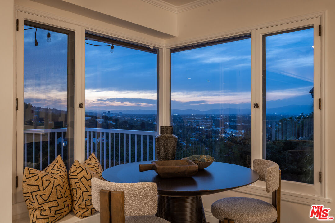 3819 Sunswept Dr