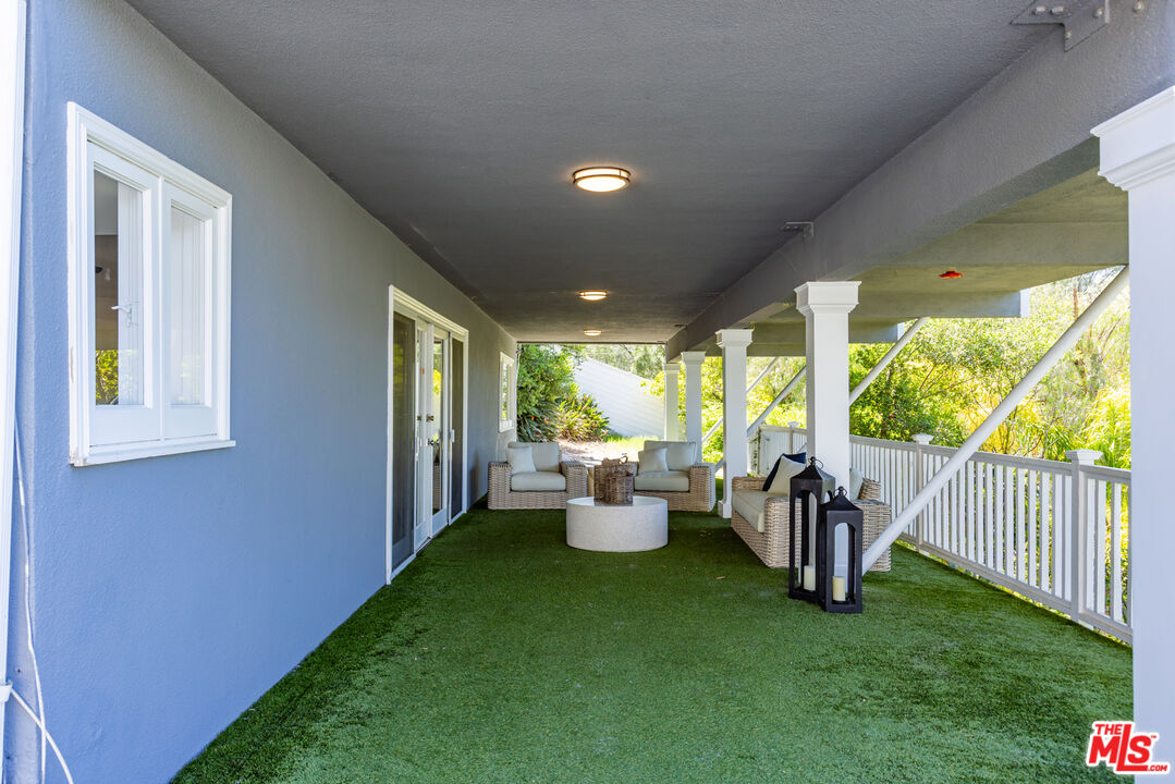 3819 Sunswept Dr