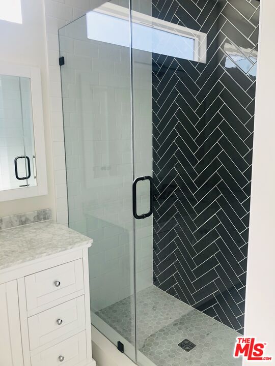 851 N Alfred St Unit: 1/2