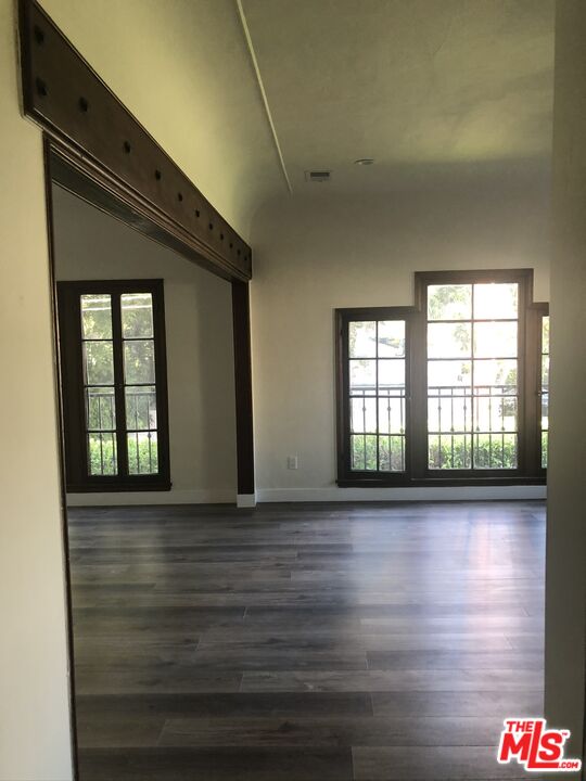 851 N Alfred St Unit: 1/2