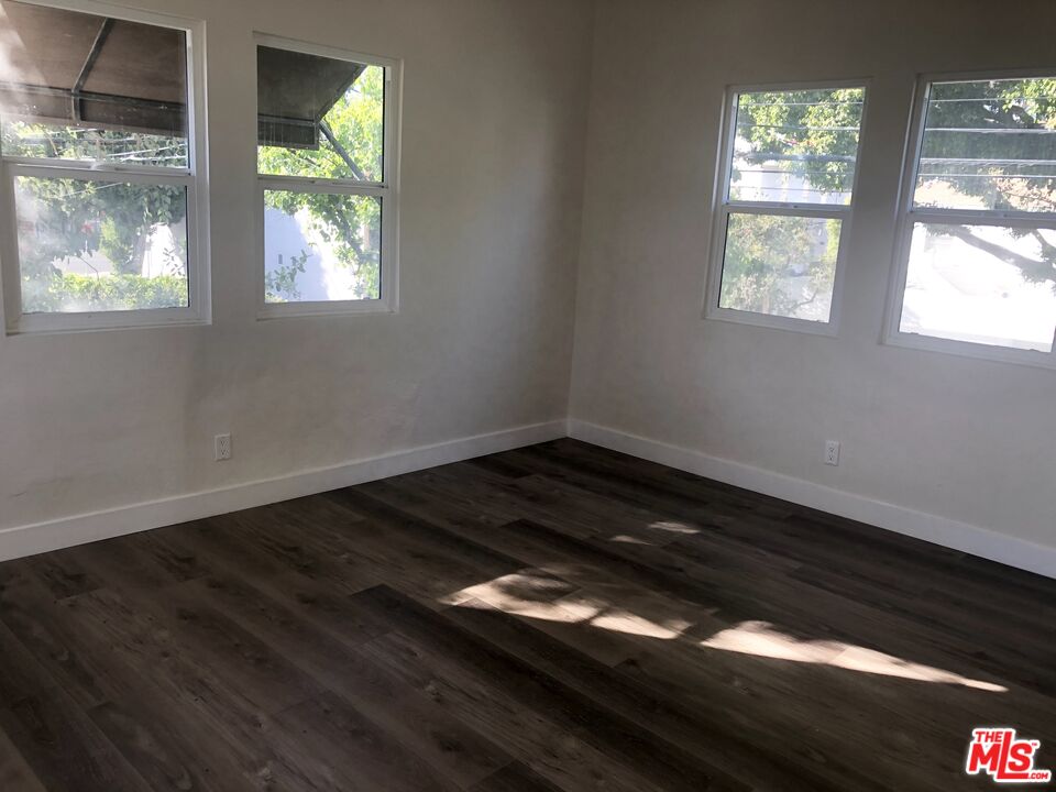 851 N Alfred St Unit: 1/2