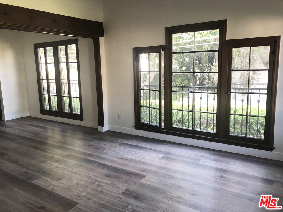 851 N Alfred St Unit: 1/2
