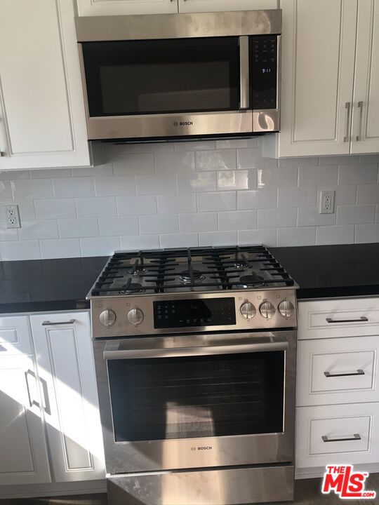 851 N Alfred St Unit: 1/2