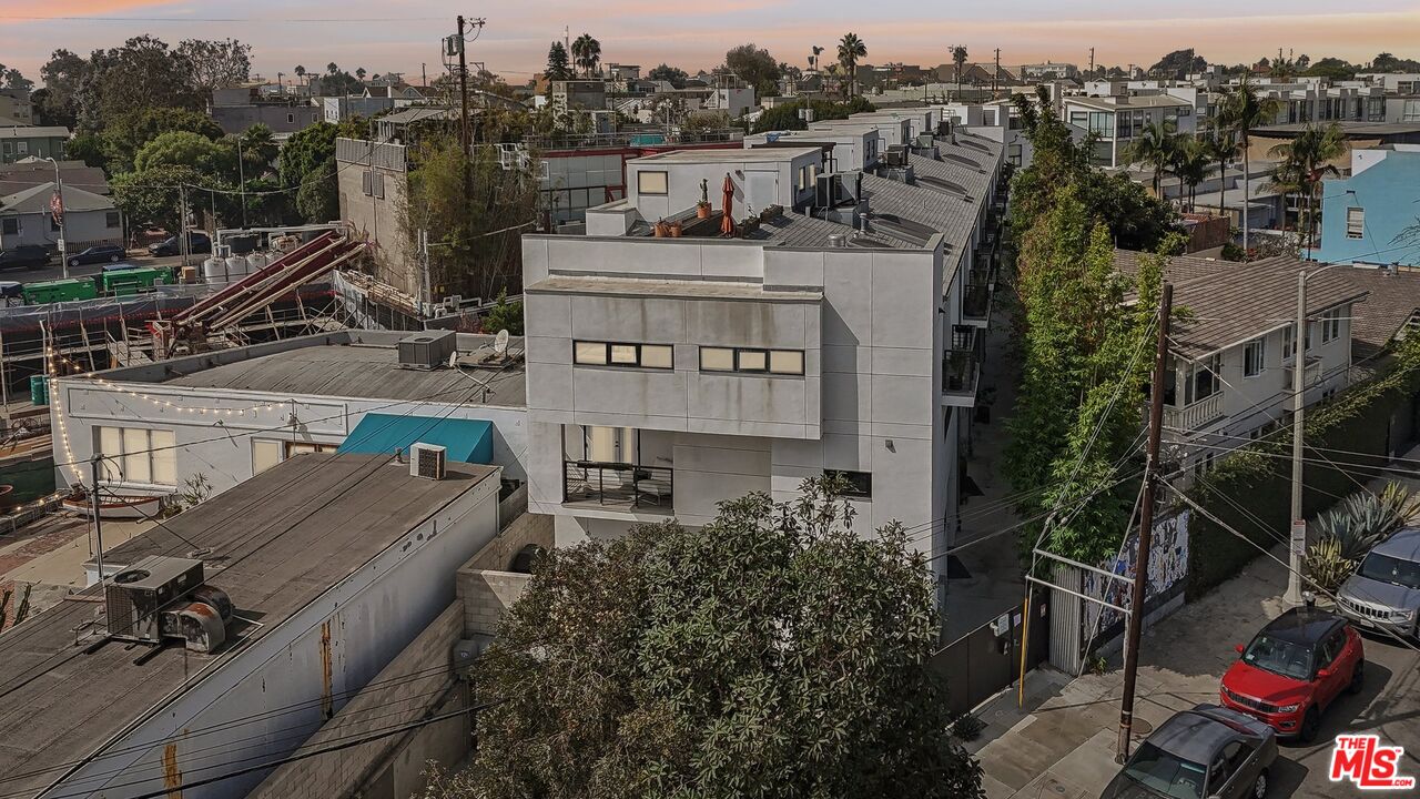 815 Hampton Dr Unit: 3