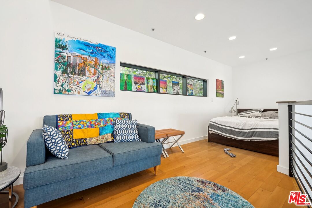 815 Hampton Dr Unit: 3