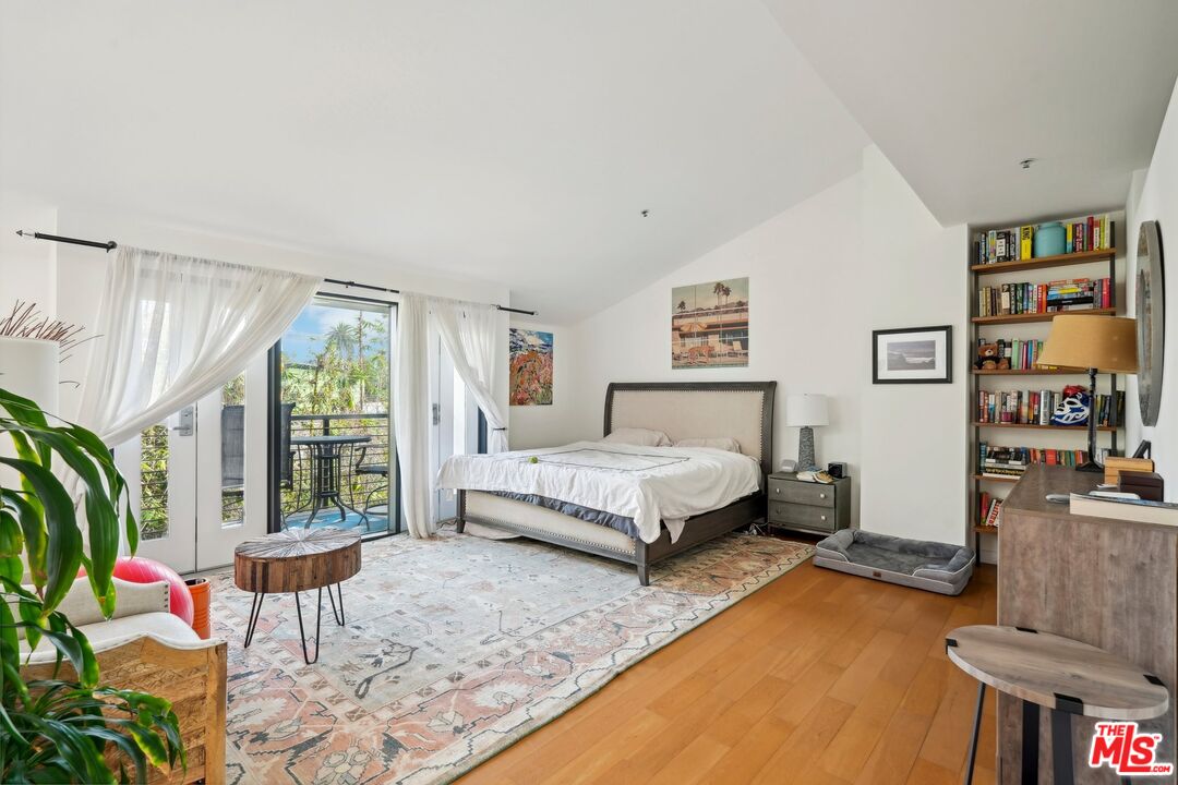 815 Hampton Dr Unit: 3