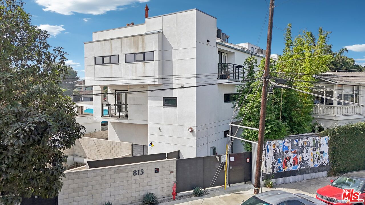 815 Hampton Dr Unit: 3