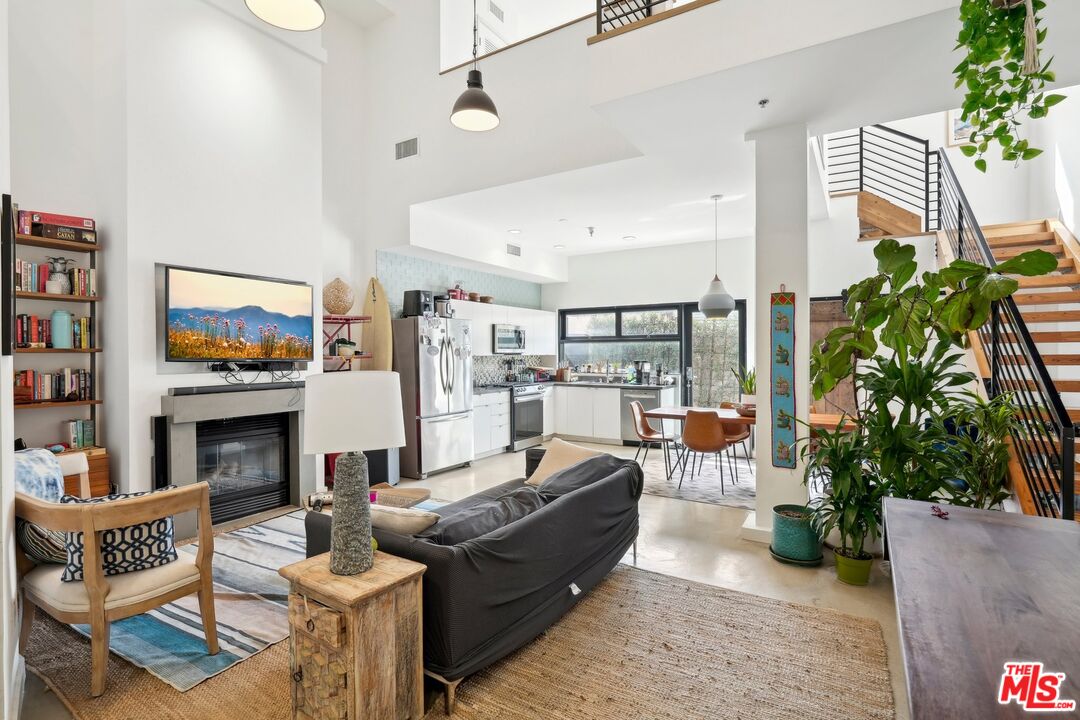 815 Hampton Dr Unit: 3