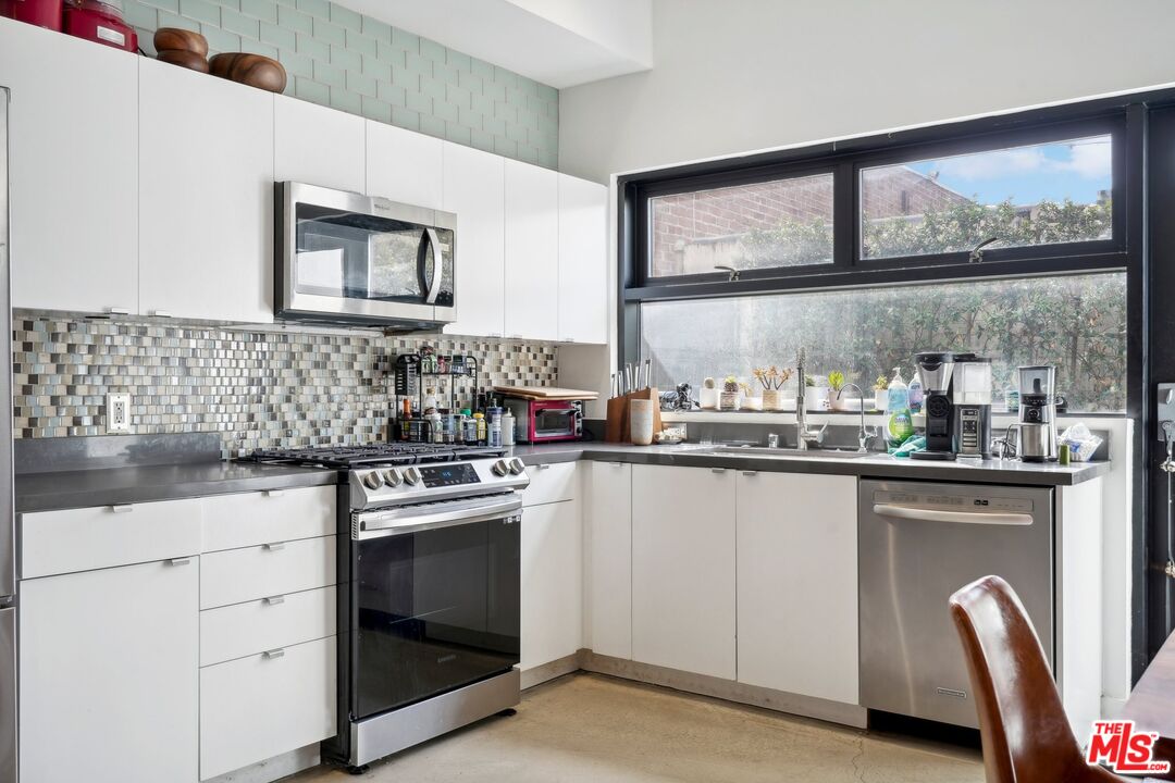 815 Hampton Dr Unit: 3