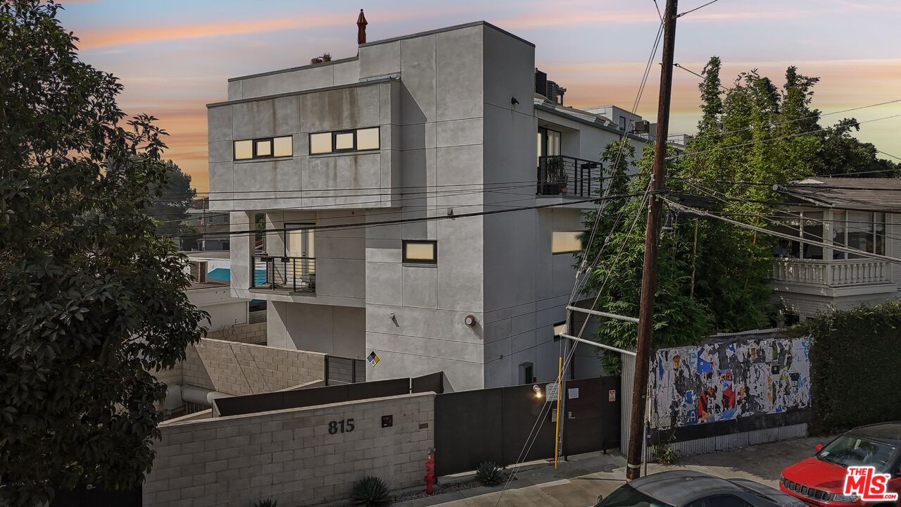815 Hampton Dr Unit: 3