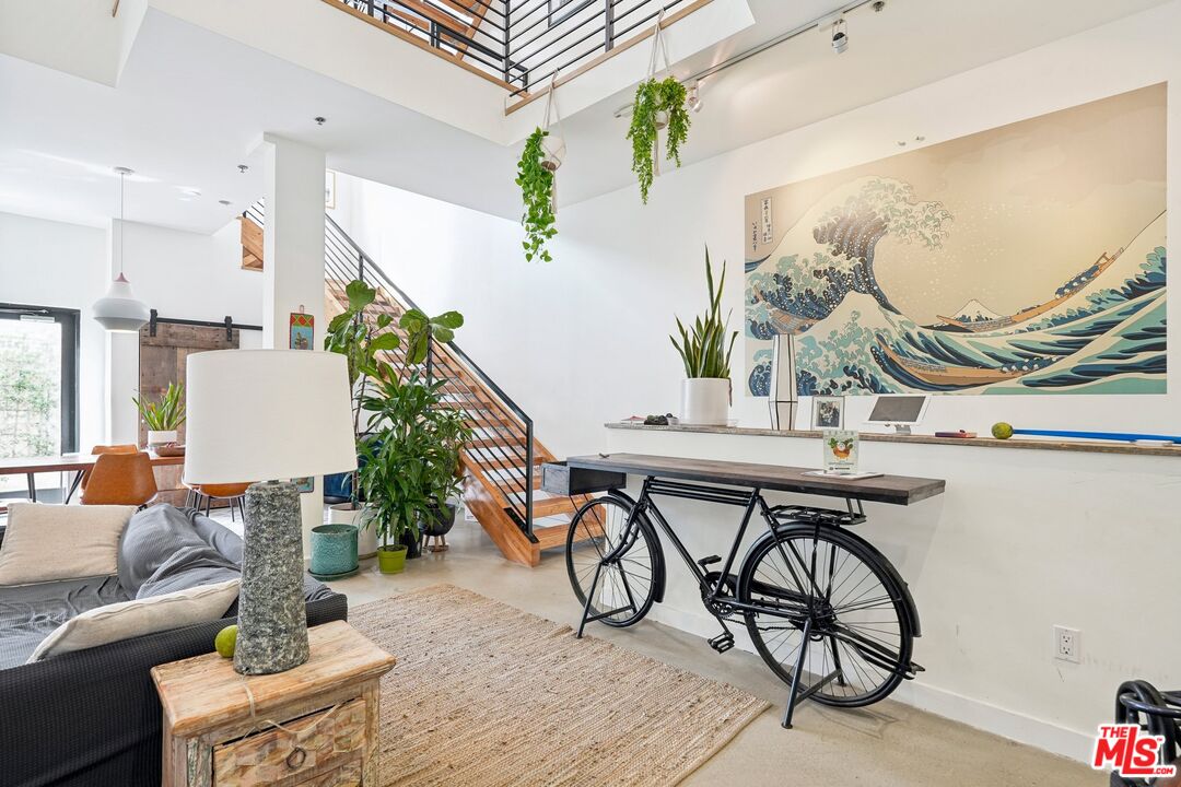 815 Hampton Dr Unit: 3