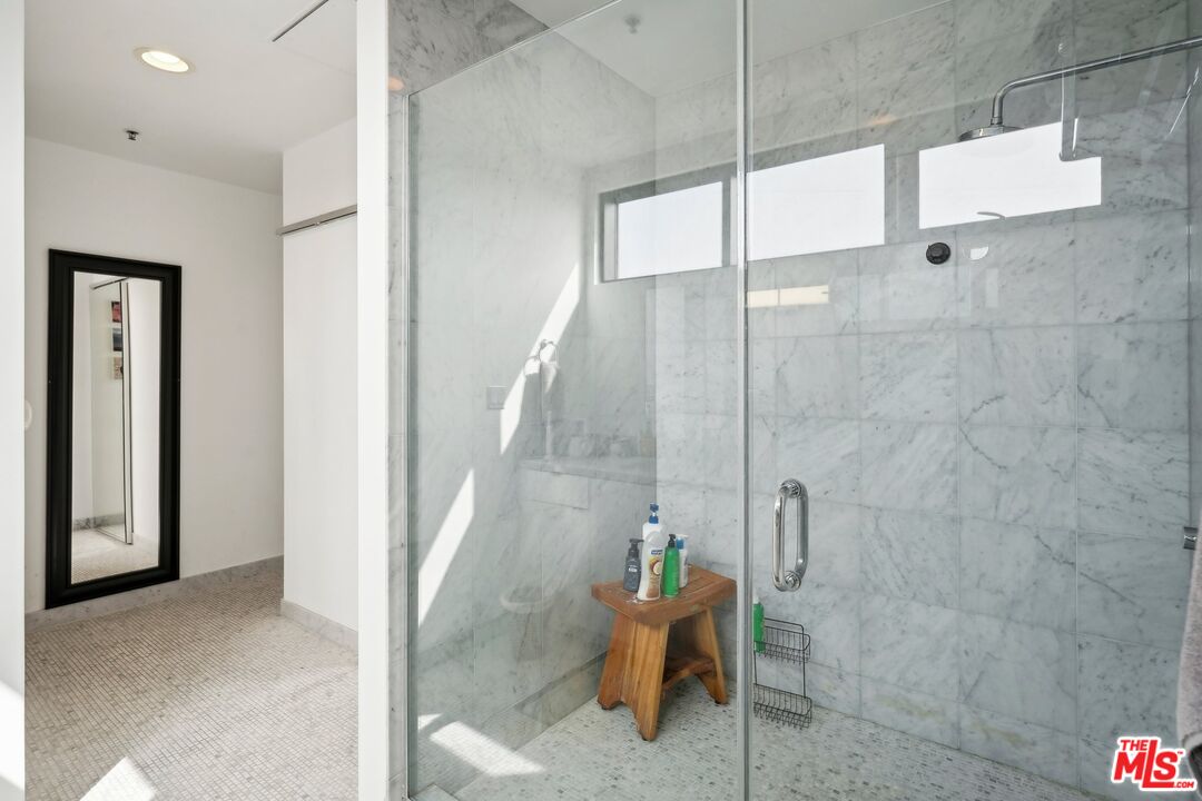 815 Hampton Dr Unit: 3