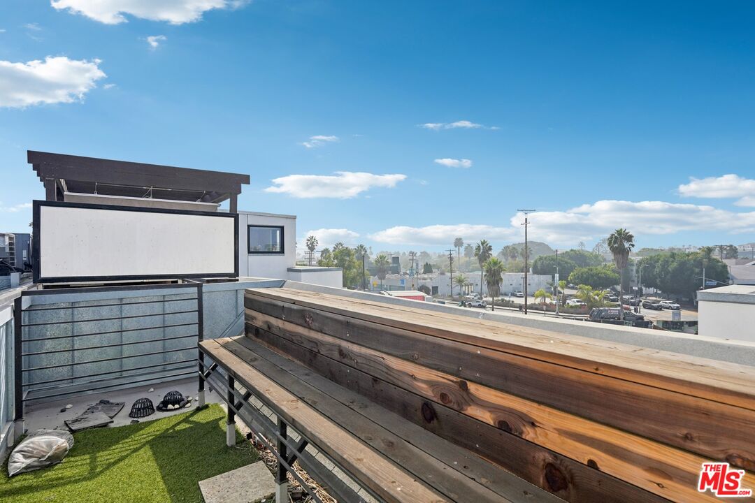 815 Hampton Dr Unit: 3