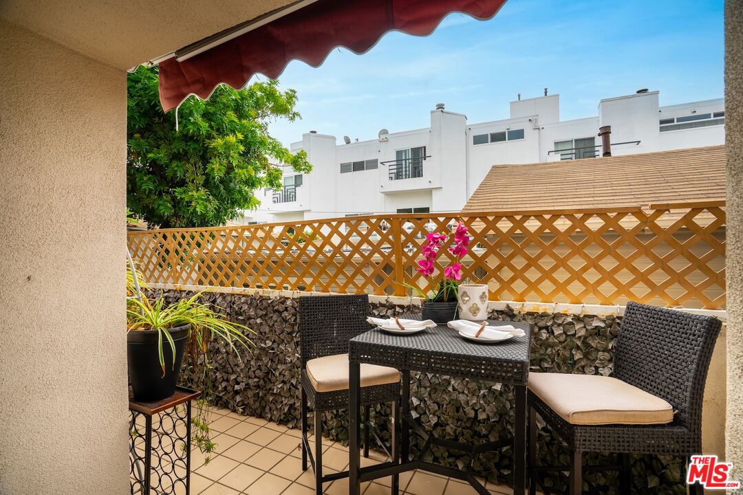 1240 24th St Unit: 3