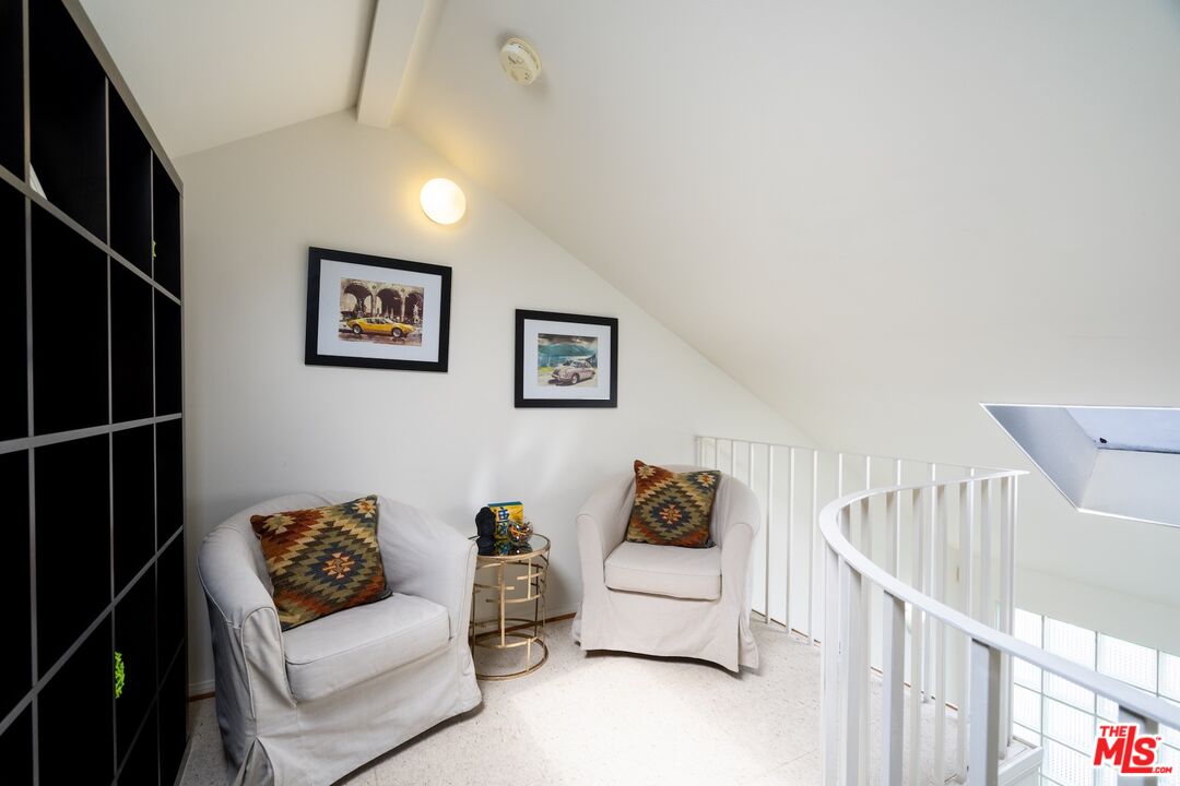 1240 24th St Unit: 3