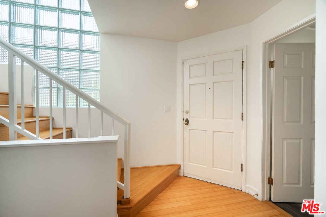 1240 24th St Unit: 3