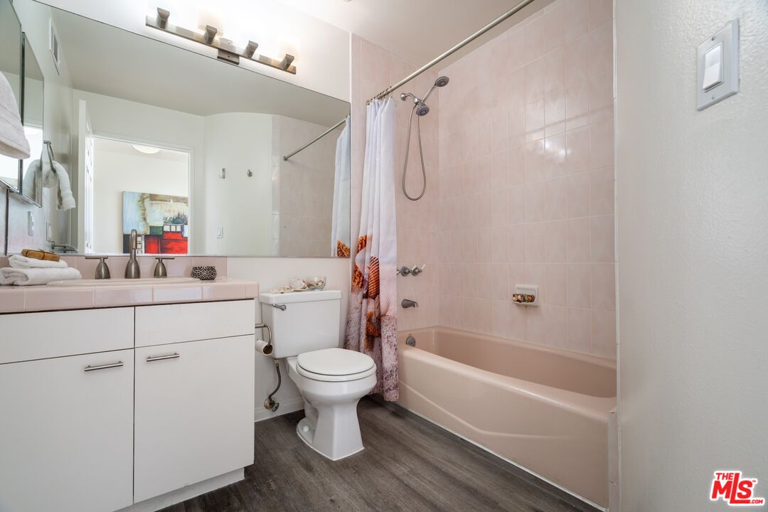 1240 24th St Unit: 3