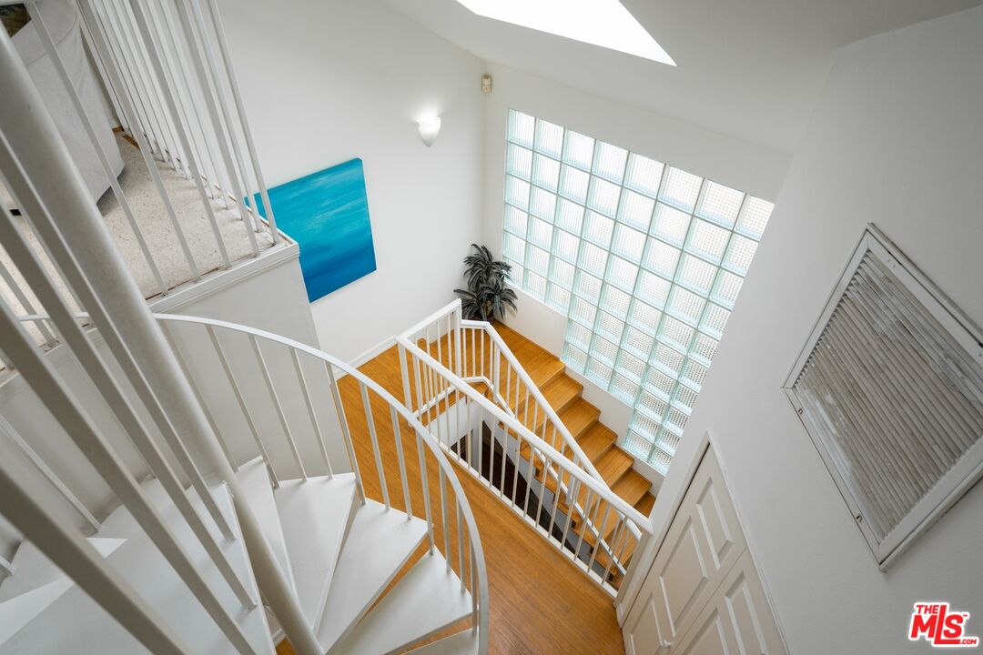 1240 24th St Unit: 3