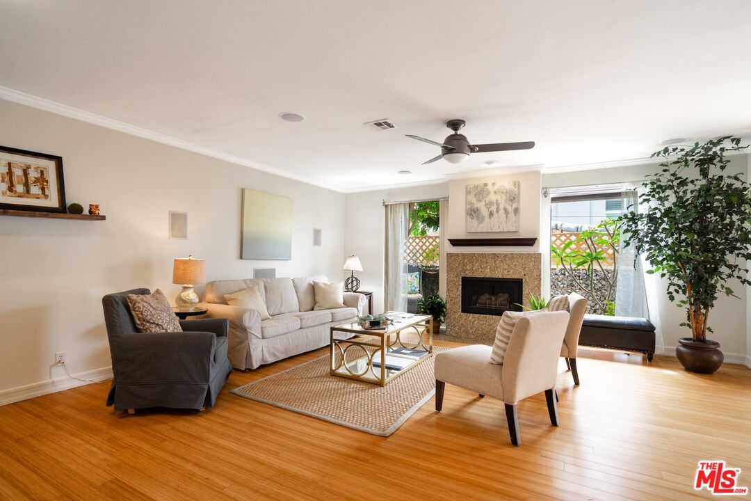 1240 24th St Unit: 3