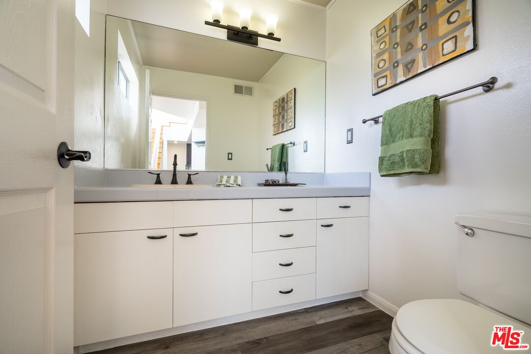 1240 24th St Unit: 3