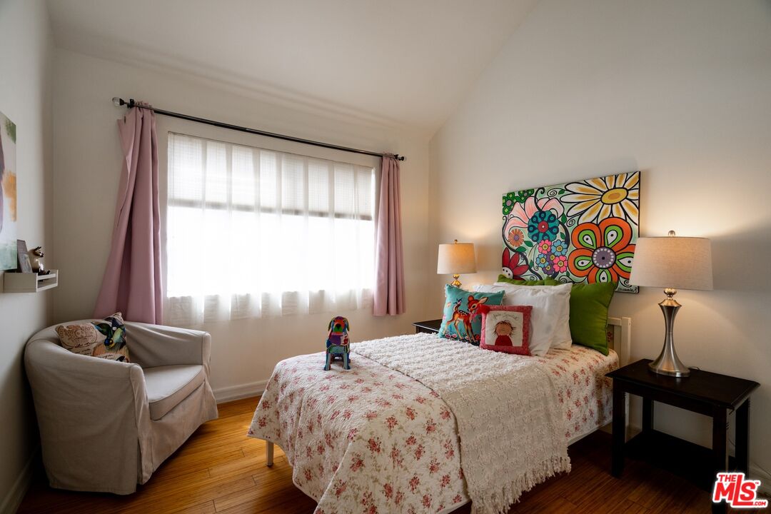 1240 24th St Unit: 3