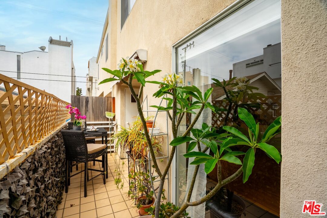 1240 24th St Unit: 3