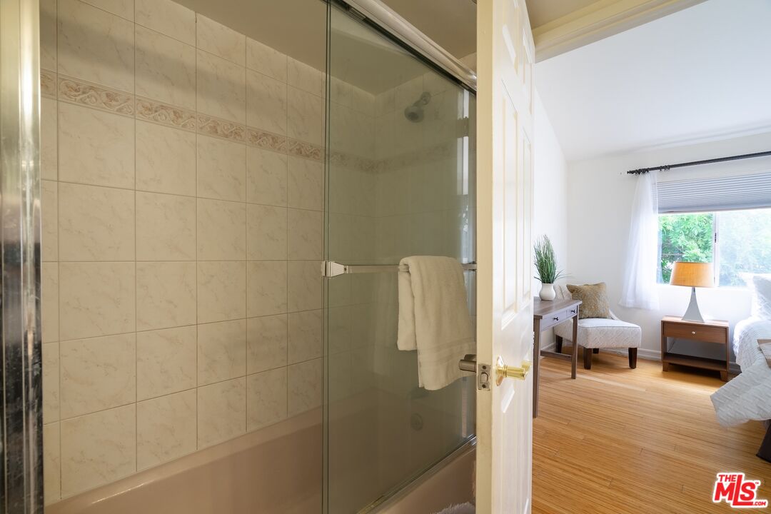 1240 24th St Unit: 3