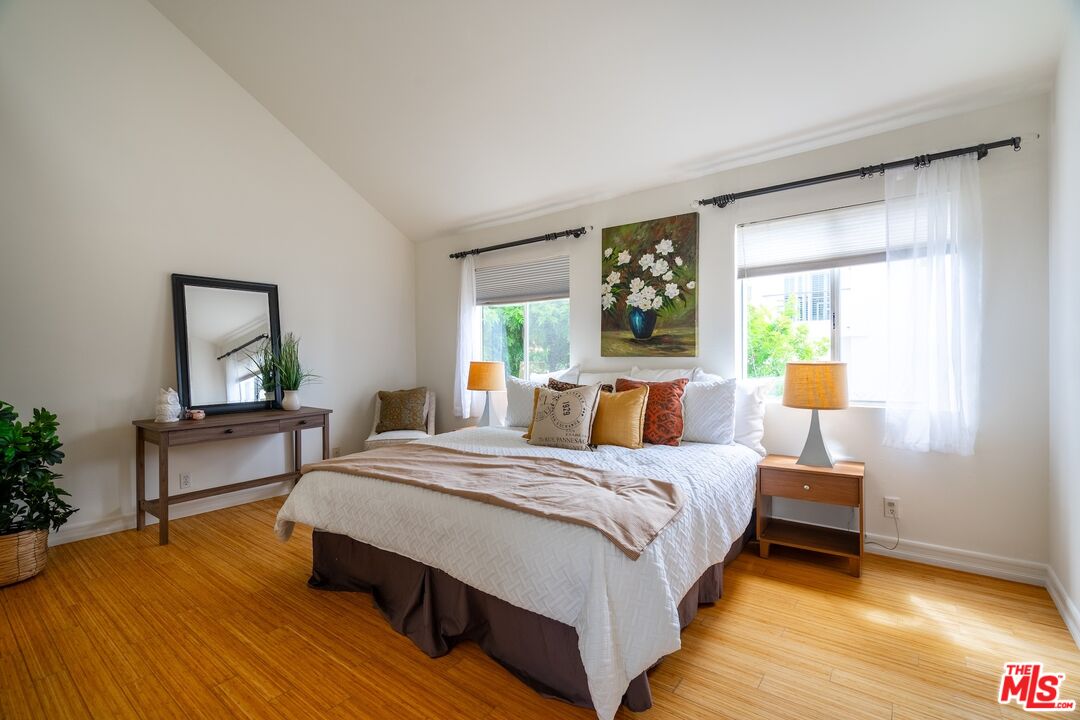 1240 24th St Unit: 3