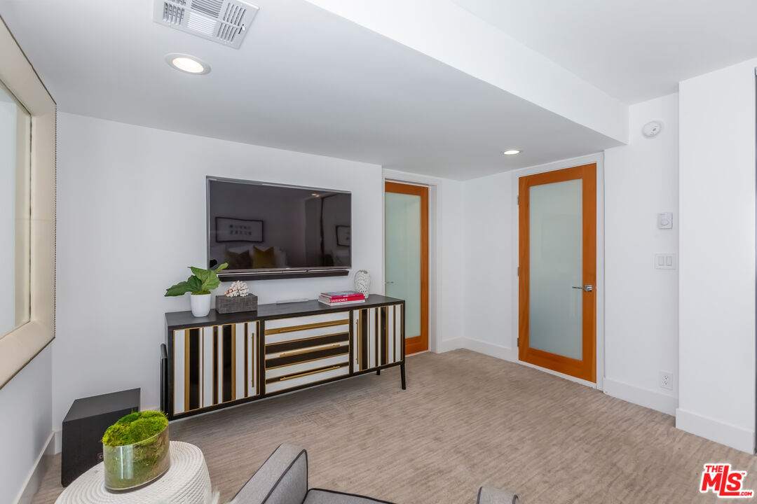 18 Union Jack St Unit: 302