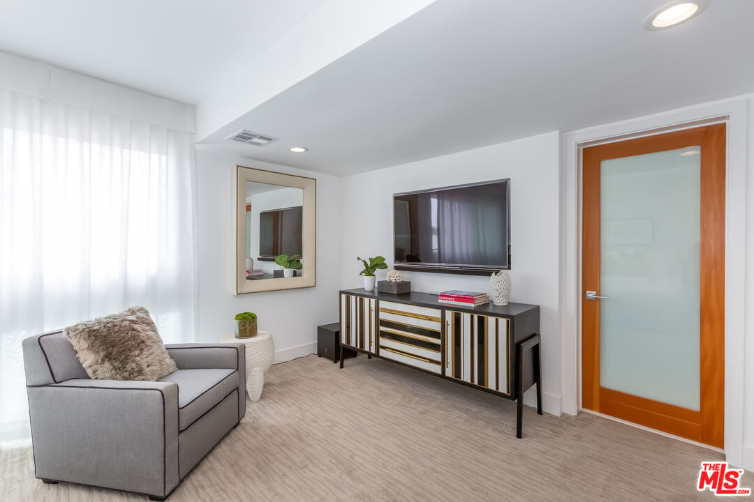 18 Union Jack St Unit: 302