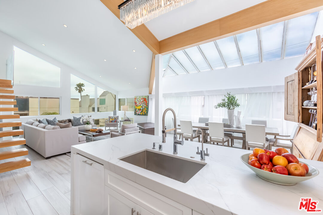 18 Union Jack St Unit: 302