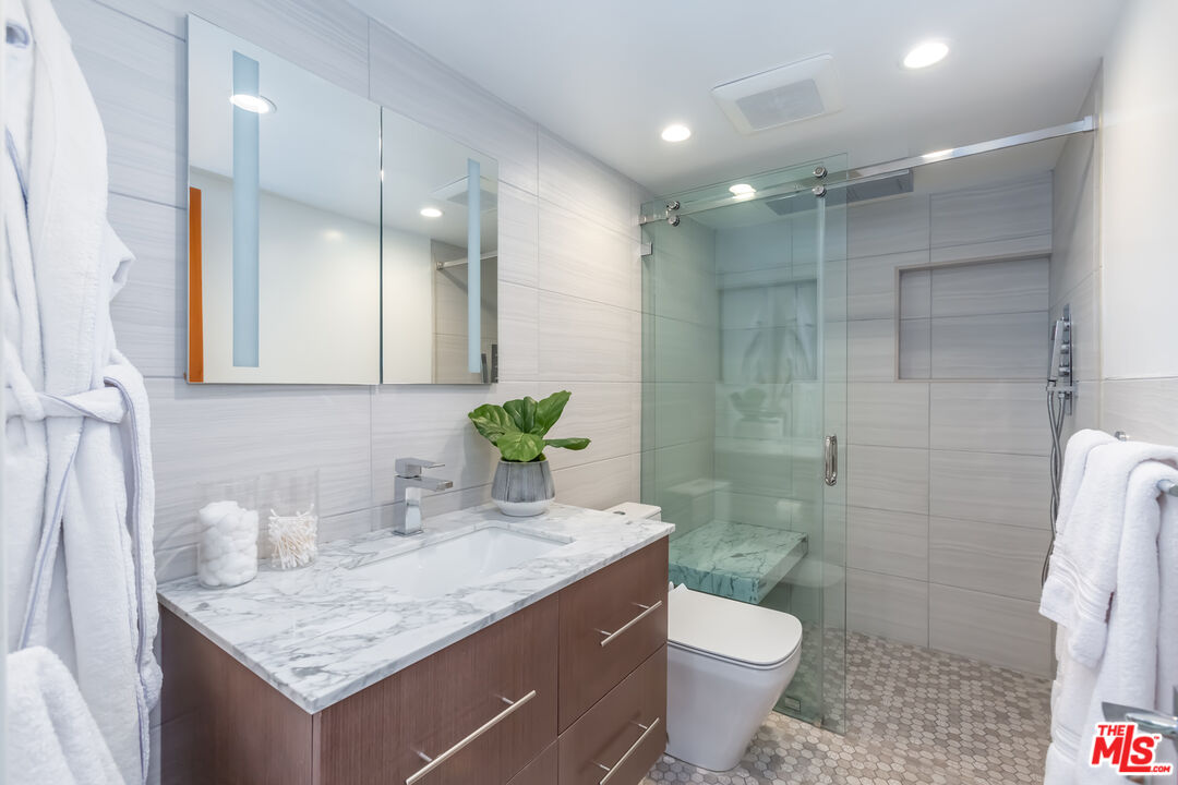 18 Union Jack St Unit: 302