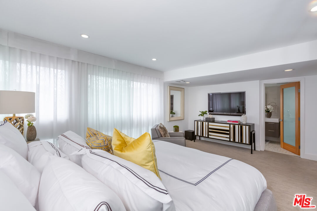 18 Union Jack St Unit: 302