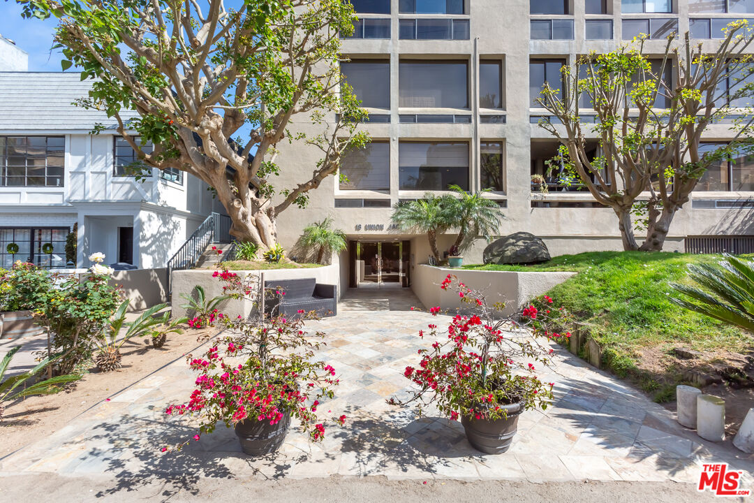 18 Union Jack St Unit: 302