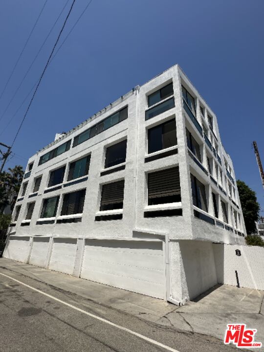 18 Union Jack St Unit: 302