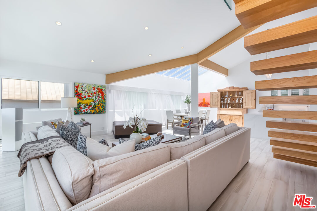 18 Union Jack St Unit: 302