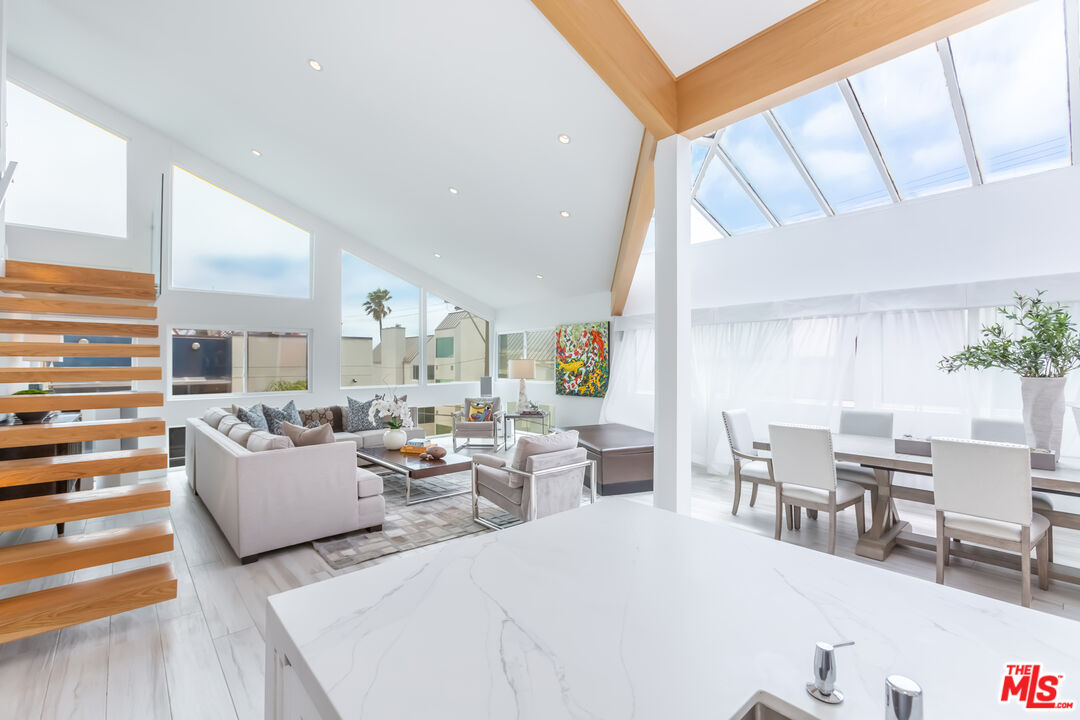 18 Union Jack St Unit: 302