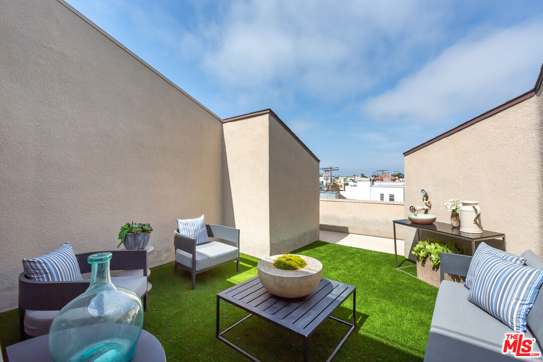 18 Union Jack St Unit: 302