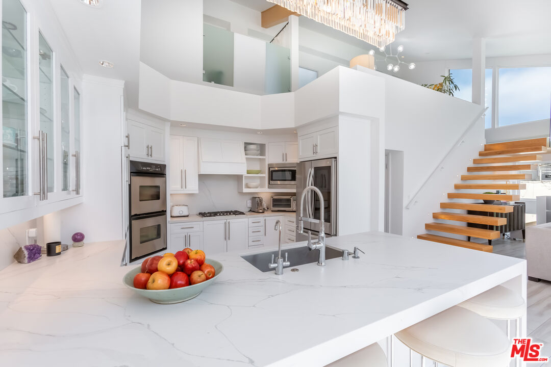 18 Union Jack St Unit: 302