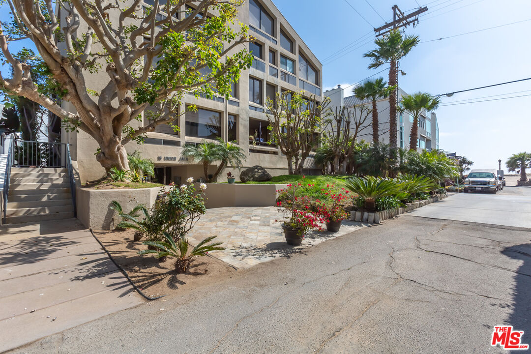 18 Union Jack St Unit: 302