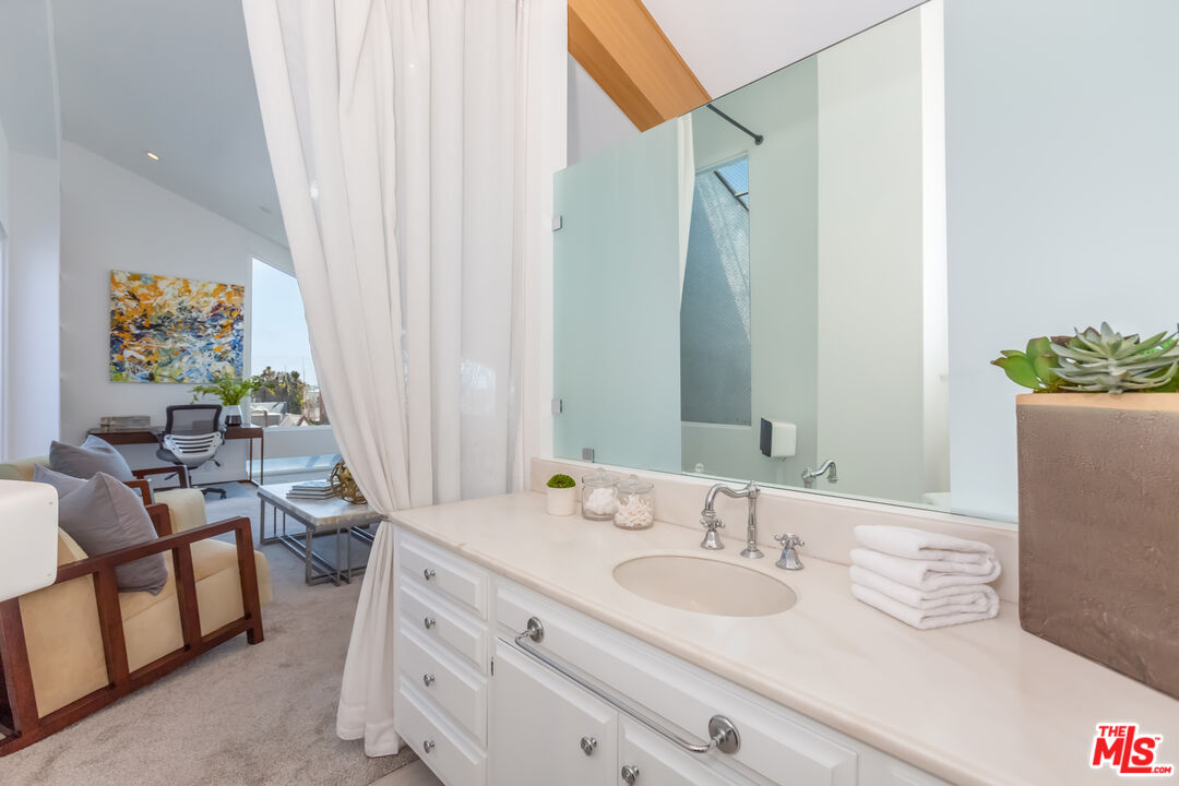 18 Union Jack St Unit: 302