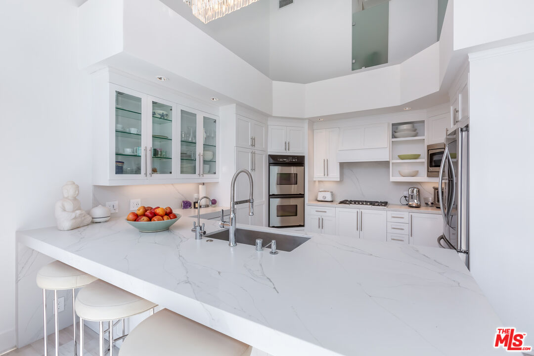 18 Union Jack St Unit: 302