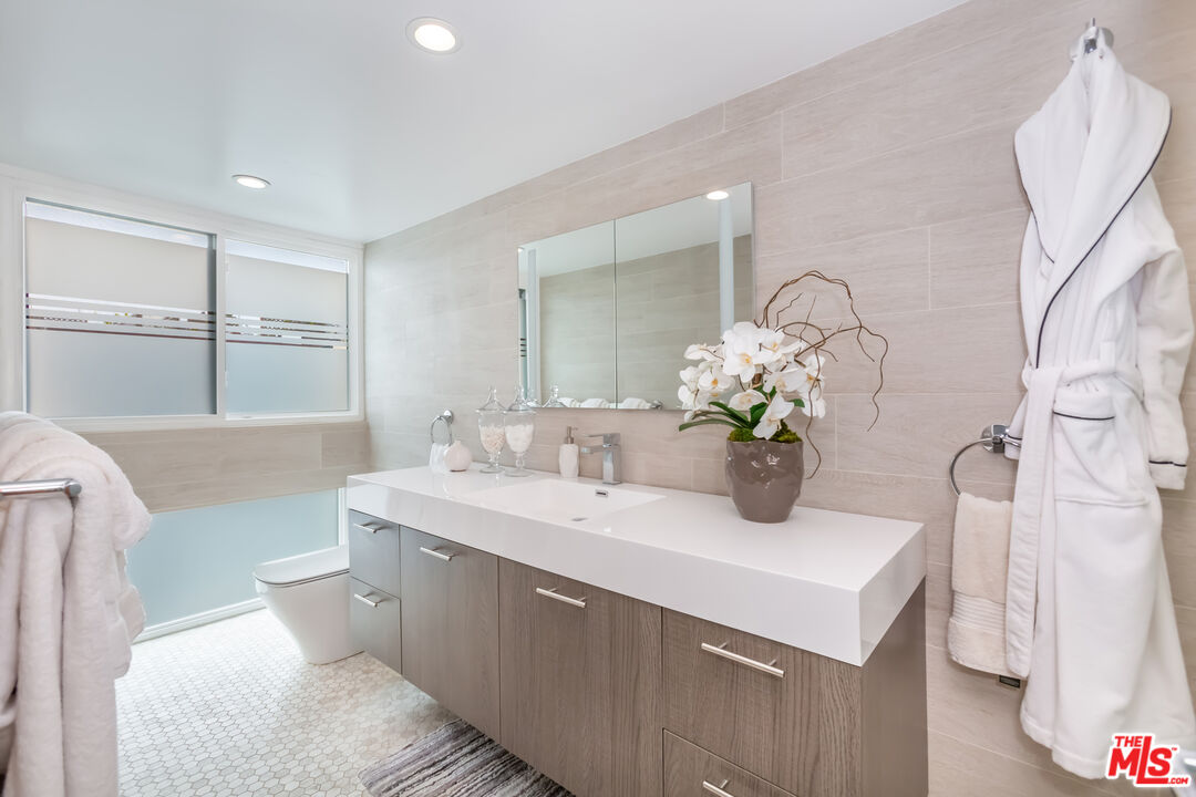 18 Union Jack St Unit: 302