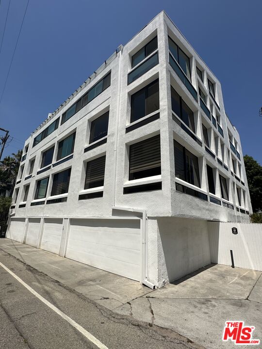 18 Union Jack St Unit: 302