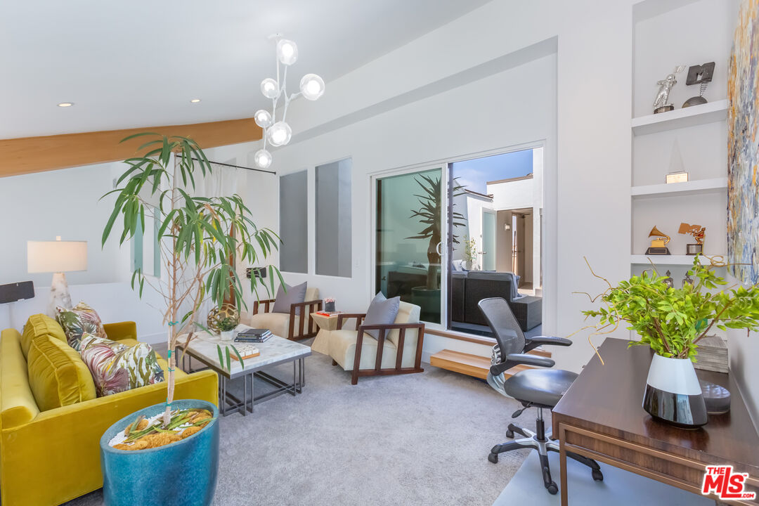 18 Union Jack St Unit: 302